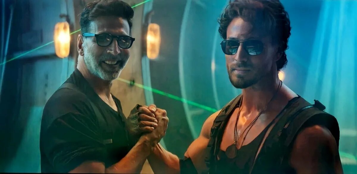 Hindi films 2025. Акшай кумар 2025. bade miyan chote miyan.