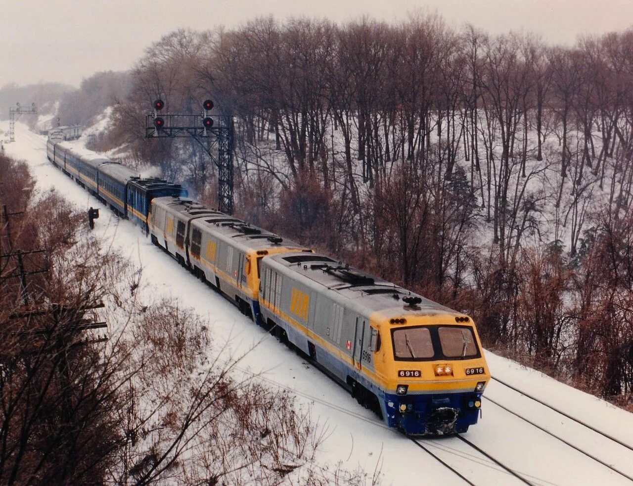 Железная дорога 72. Поезд 'up'. Via поезда. Via Train. Trains in 1990.