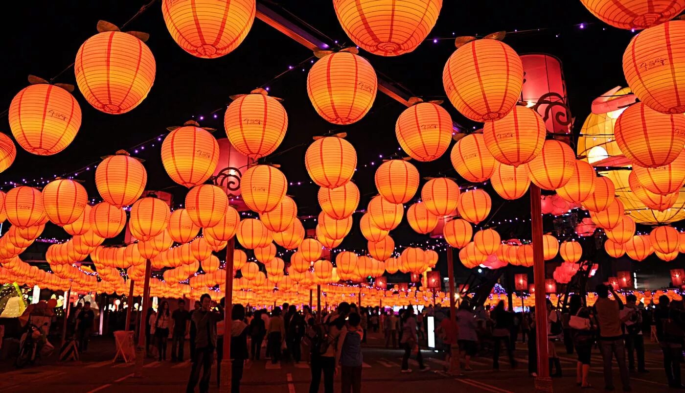 Праздник фонарей 2024 геншин персонажи. Праздник фонарей Юаньсяоцзе в Китае. Юаньсяоцзе праздник фонарей. Фестиваль фонарей Юаньсяоцзе. Праздник фонарей (Lantern Festival) — Китай, Тайвань.
