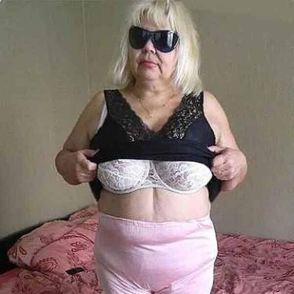 Пожилые женщины в рейтузах. Толстые женщины в рейтузах. Пожилые женщины в панталонах. Пожилые дамы в панталонах. Пожилые женщины в панталонах.