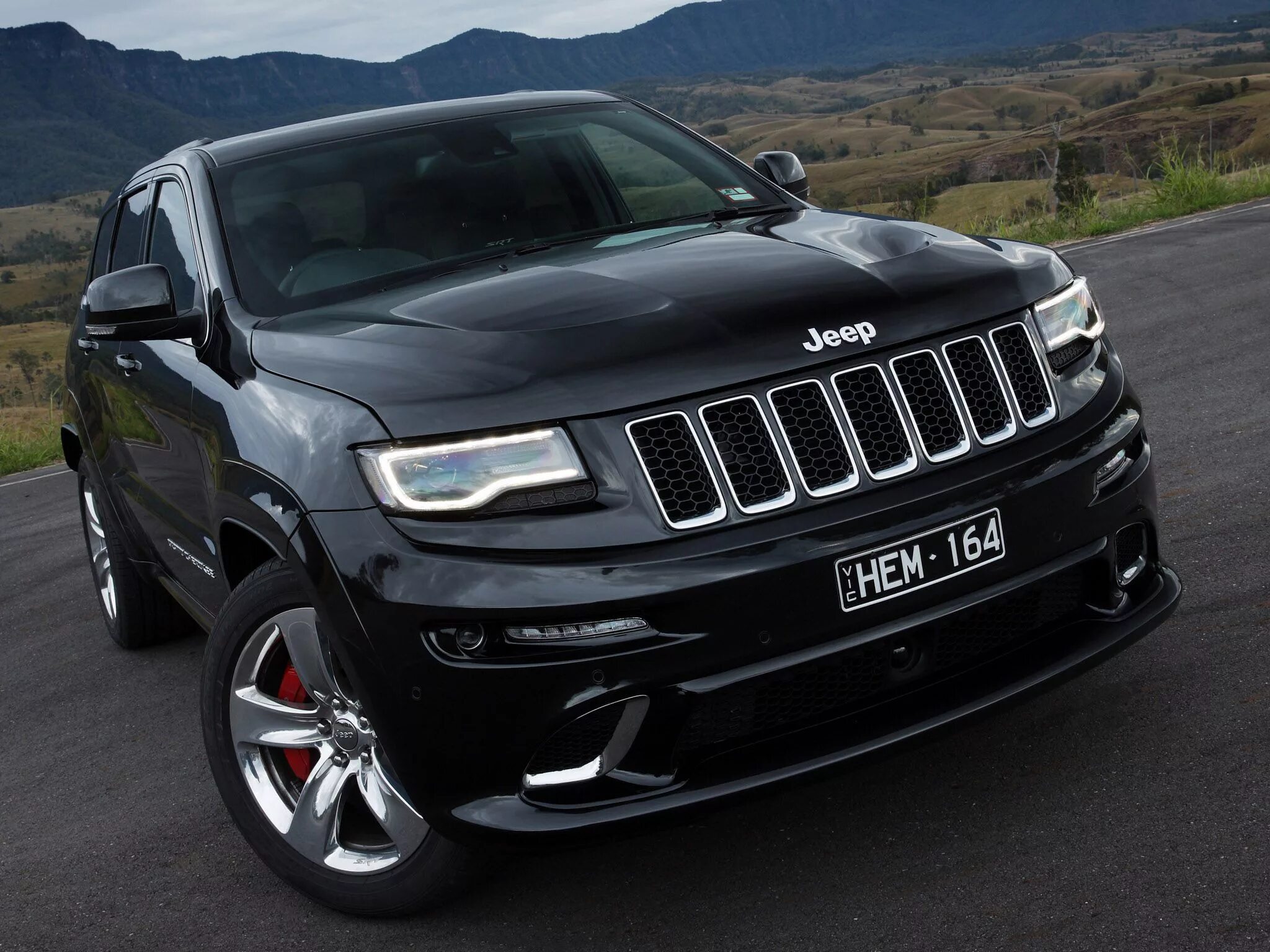 Машина джип черная. Jeep Grand Cherokee. Jeep Grand Cherokee wk2. Jeep Grand Cherokee srt 2014 черный. Джип град чароке.