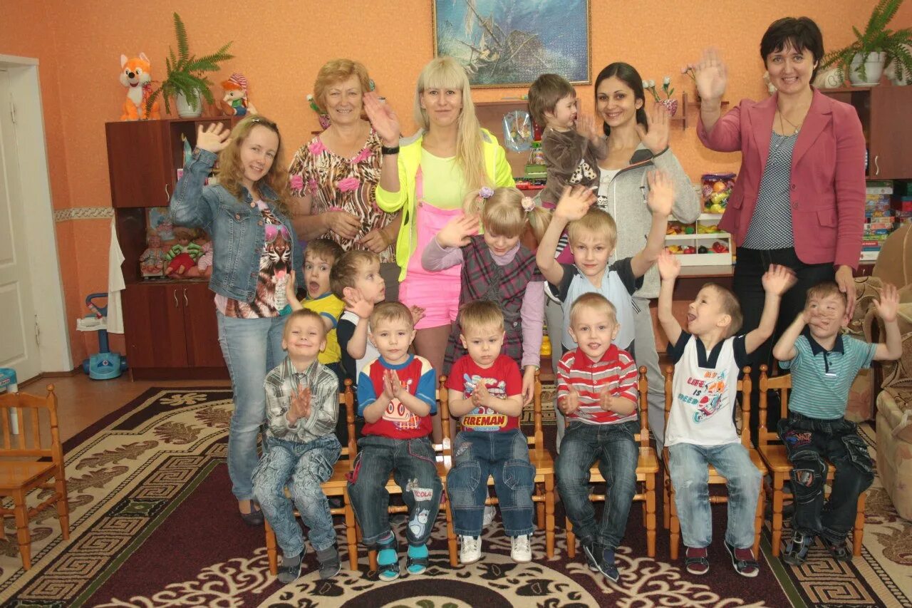 Дом малютки в иркутске. Дом малютки волонтерство. Дом малютки боровичи. Дом малютки волонтерство. Дом малютки волонтерство.