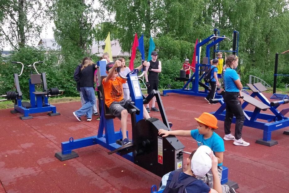 Новая жизнь площадка. Спортивная площадка. уличные тренажеры. уличные тренажеры на площадках. физкультурная площадка.