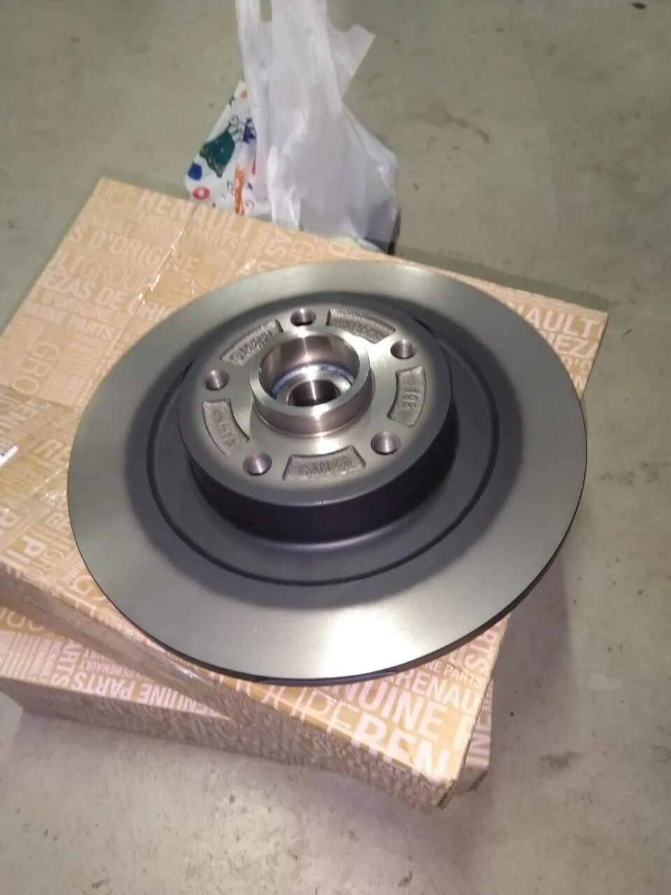 Задний тормозной диск рено лагуна 2. Рено лагуна 1 колодки задние дисковые. Pbd4381 patron. Купить задние ступицы с дисками рено лагуна 2 2006 года цена. Лагуна 2 задние диски.