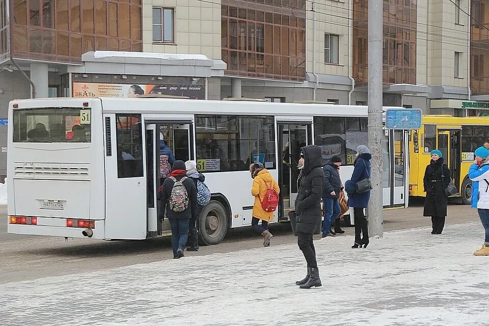 Общественный транспорт Красноярск. Автобус Красноярск. Маршрутка Красноярск. Автобус Красноярск зима. Работа автобус красноярск