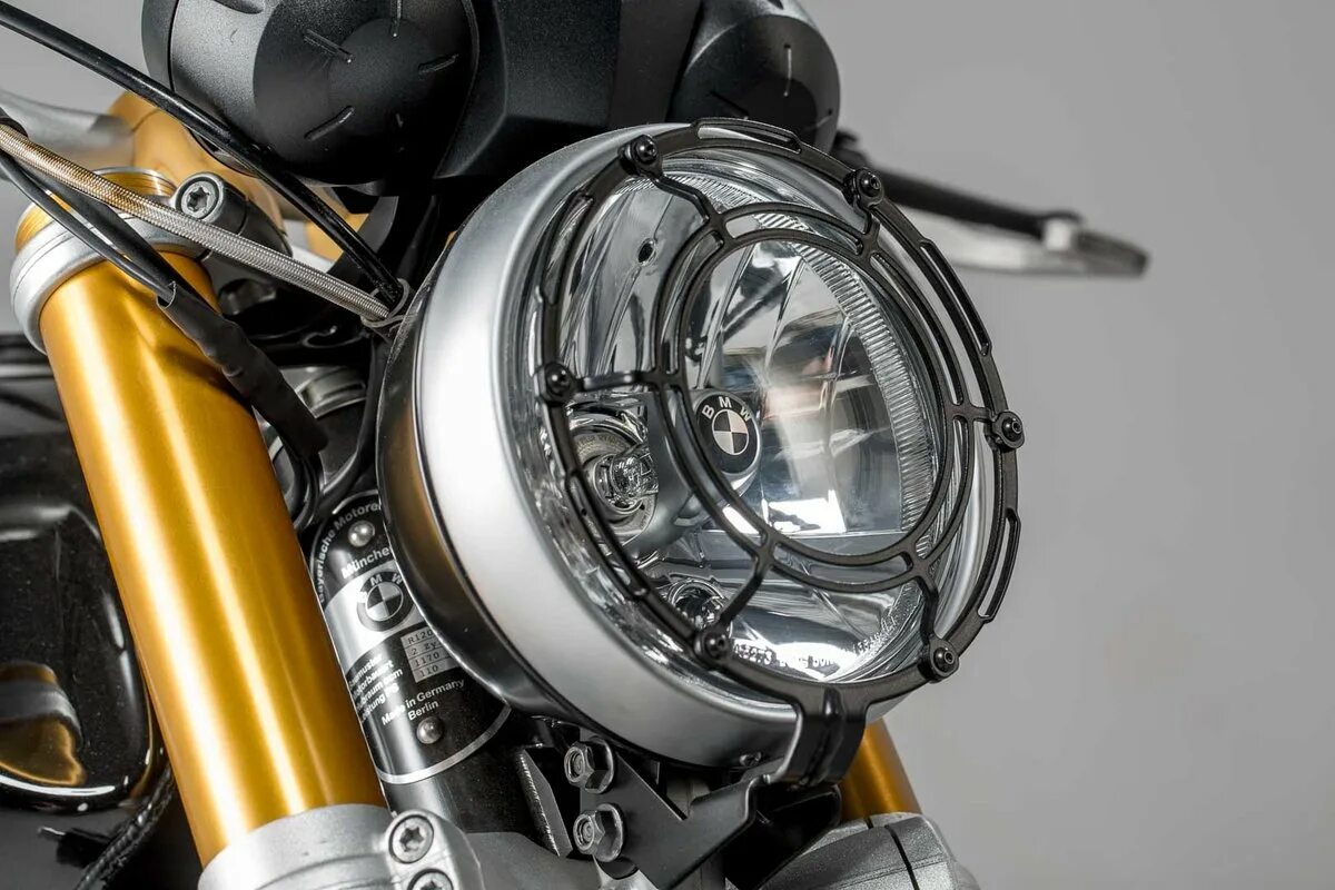 Фара для bmw r nine t. Bmw r ninet фара. Фара мотоцикл bmw. Sw-motech bmw r1200gs. F800st фара.