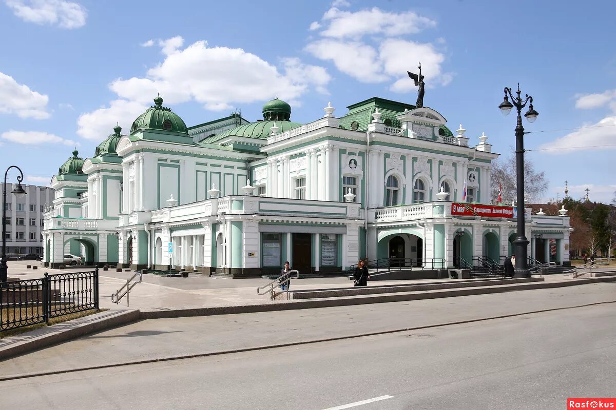 Академический театр драмы Омск. Омский Академический театр драмы достопримечательности Омска. Любинский проспект Омск драмтеатр Омск. Бук Омский Академический театр драмы.