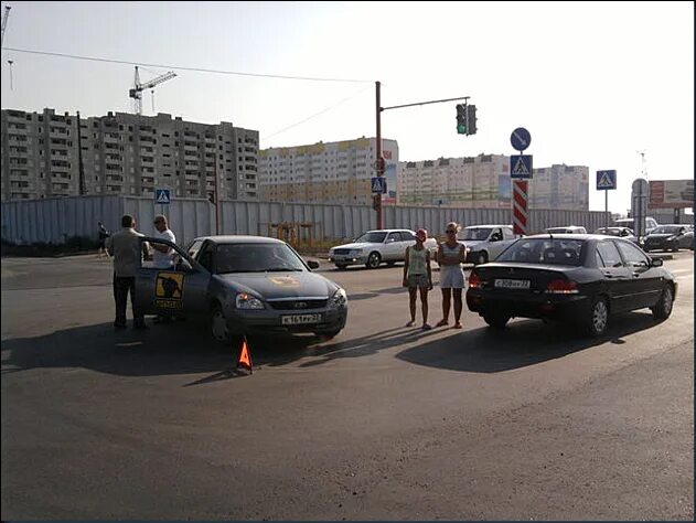 Схема дтп перекресток повороте налево. Второстепенная дорога на перекрестке. Дтп на нерегулируемом перекрестке. Дтп на нерегулируемом перекрестке. Дтп на нерегулируемом перекрестке.