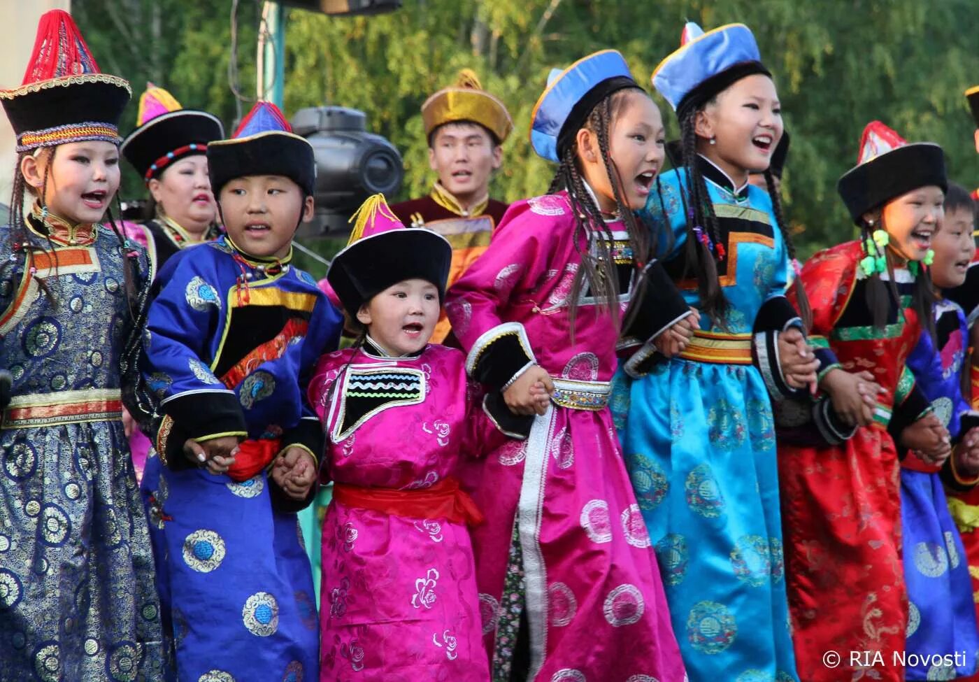 бурятская культура. бурятский лицей улан удэ. национальные костюмы народов россии буряты. бурятии на бурятском языке. сартулы монголии.