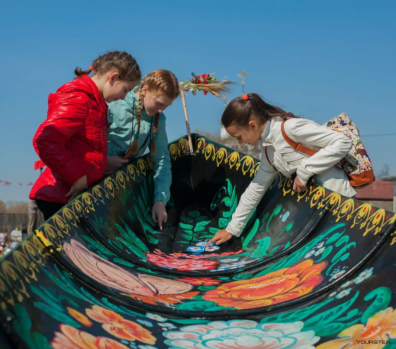 Cultural tourism. Русская Венеция фестиваль Холуй. Русская Венеция Ивановская область фестиваль. Арт фестиваль русская Венеция Холуй. Фестиваль лодок в Холуе.