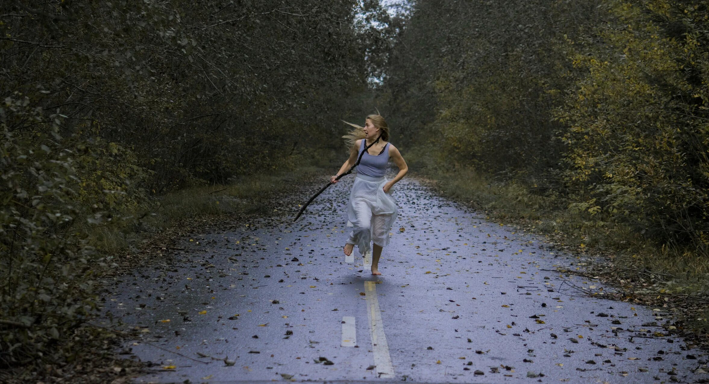 Человек бежит от страха. Паника деревья. Дженни Run Forest Run. Run away from catnap chapter