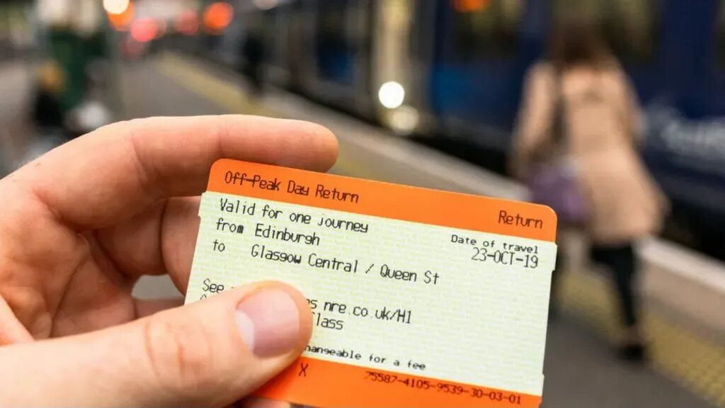 A return ticket is. Билеты в эдинбург. ticket in london to london. return ticket.