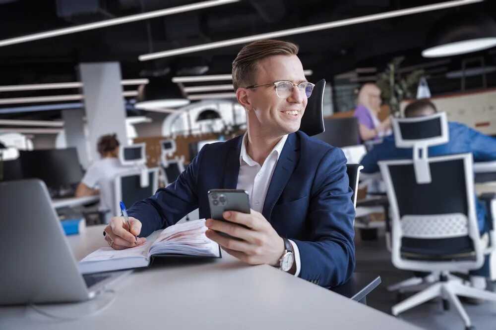 научно-технический центр «газпром нефти». технопарк сколково архитектура. научно-технические кадры. инновационных научно технических центров. инновационных научно технических центров.