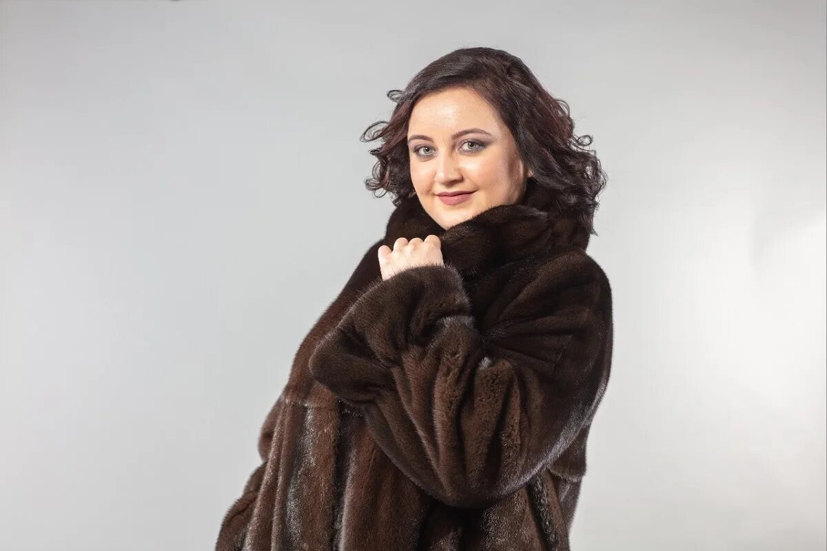 Мелита норковые шубы. Кировские норковые шубы. Скидки на норковые шубы 50%. Норка шуба скидки. Акция на норковые шубы.