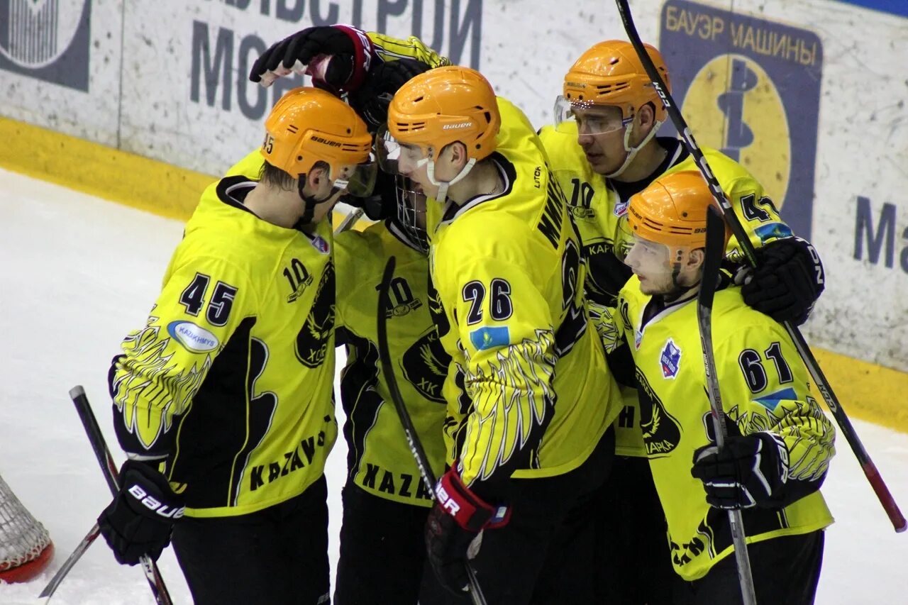 Хк сарыарка. Хоккейная команда караганды. Хк караганда. Хк караганда фон. Хоккейный клуб караганда.