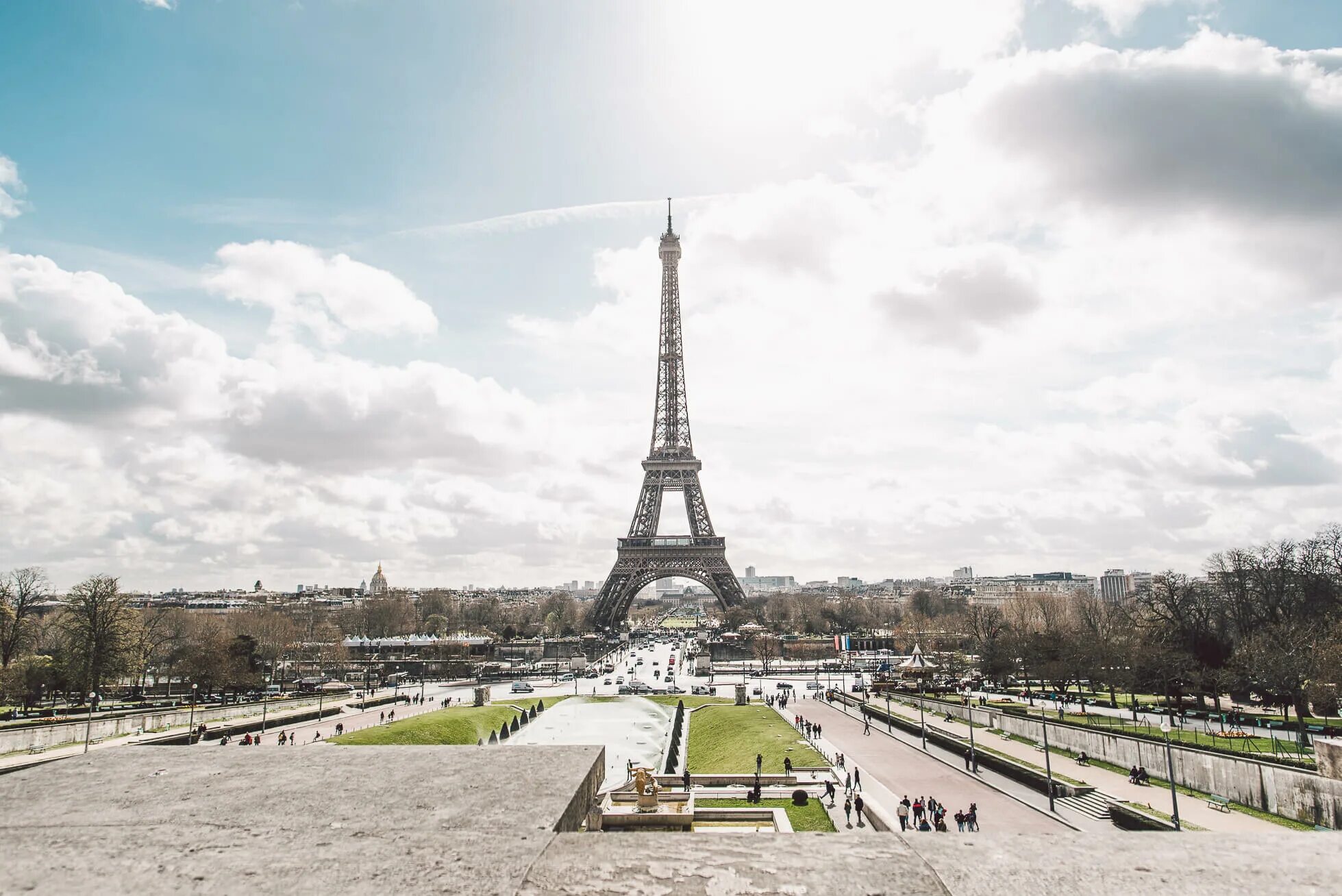 Г париж в россии. Эйфель башня парк. Смотровая площадка эльфелева башня. Эйфелева башня в Париже фото. Эйфелева башня 1887.