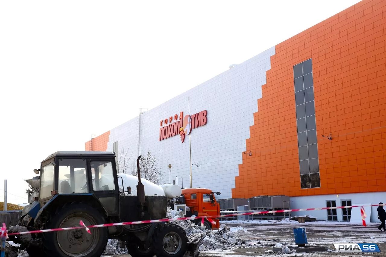 Локомотив оренбург рынок. Торговый комплекс город локомотив кондукторский пер 4. Трц локомотив оренбург. Торговый комплекс город локомотив, оренбург. Торговый комплекс город локомотив кондукторский пер 4.