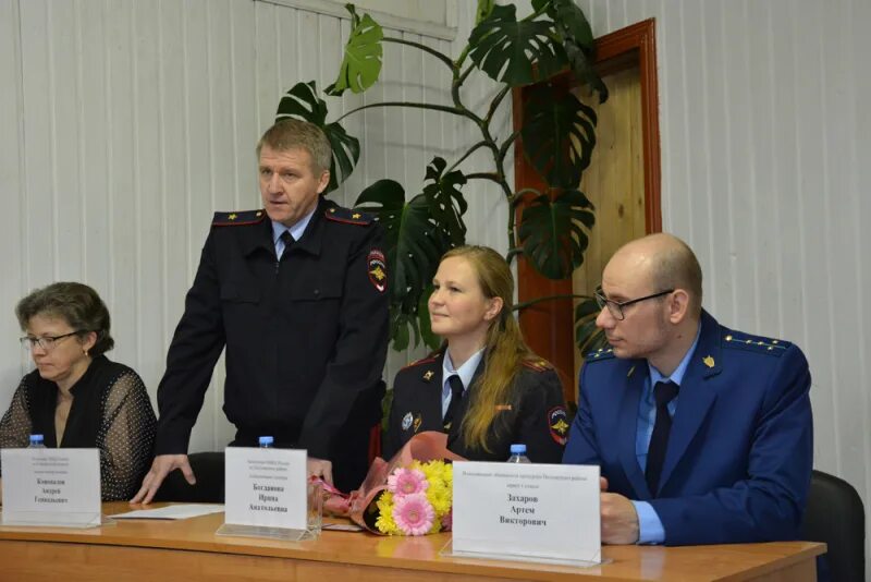 Сайт пестовской муниципальной администрации. ОМВД по Пестовскому району Новгородской области. Пестовский отдел полиции Новгородской области. Начальник полиции городка Пестово Новгородской области. Прокуратура Пестовского района Новгородской области.