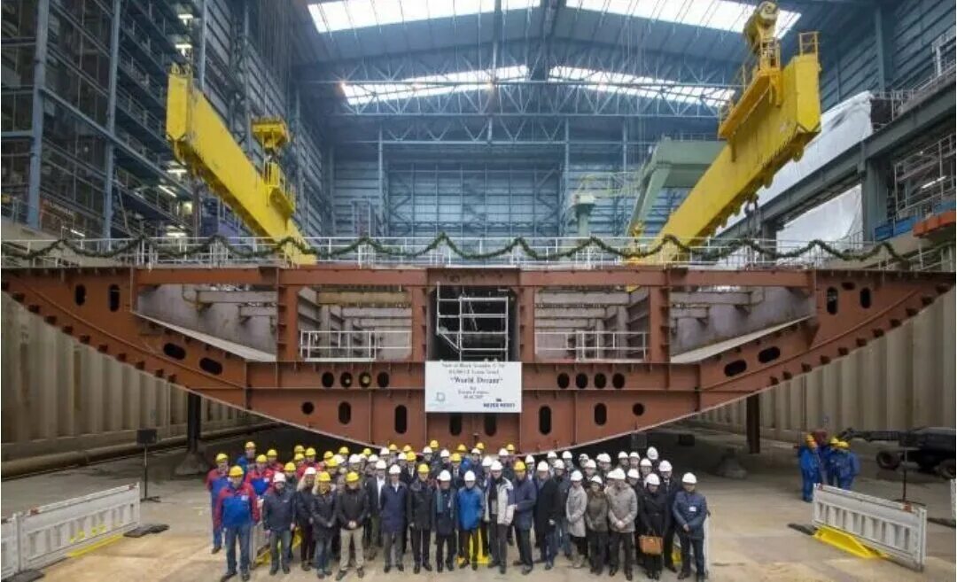 Производство судов россии. Верфь Meyer Werft. Верфь «Meyer Werft Dockhalle 2». Папенбург Германия верфь. Meyer Werft в Папенбурге.