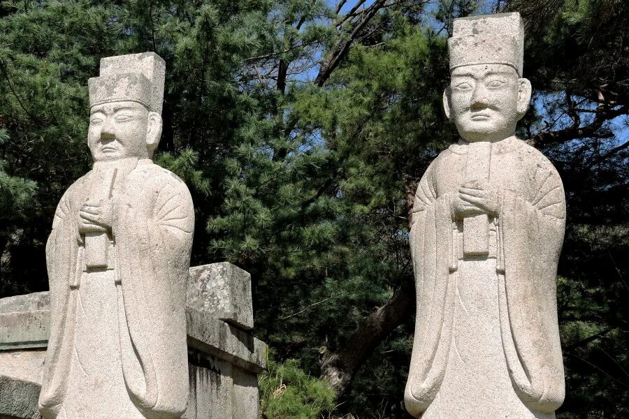 Высший духовный сановник 6 букв п. Гробница конмин-вана северная корея. конмин мавзолей. маньчжурский сановник. каменные изваяния воинов и сановников у гробницы короля конмин-вана.