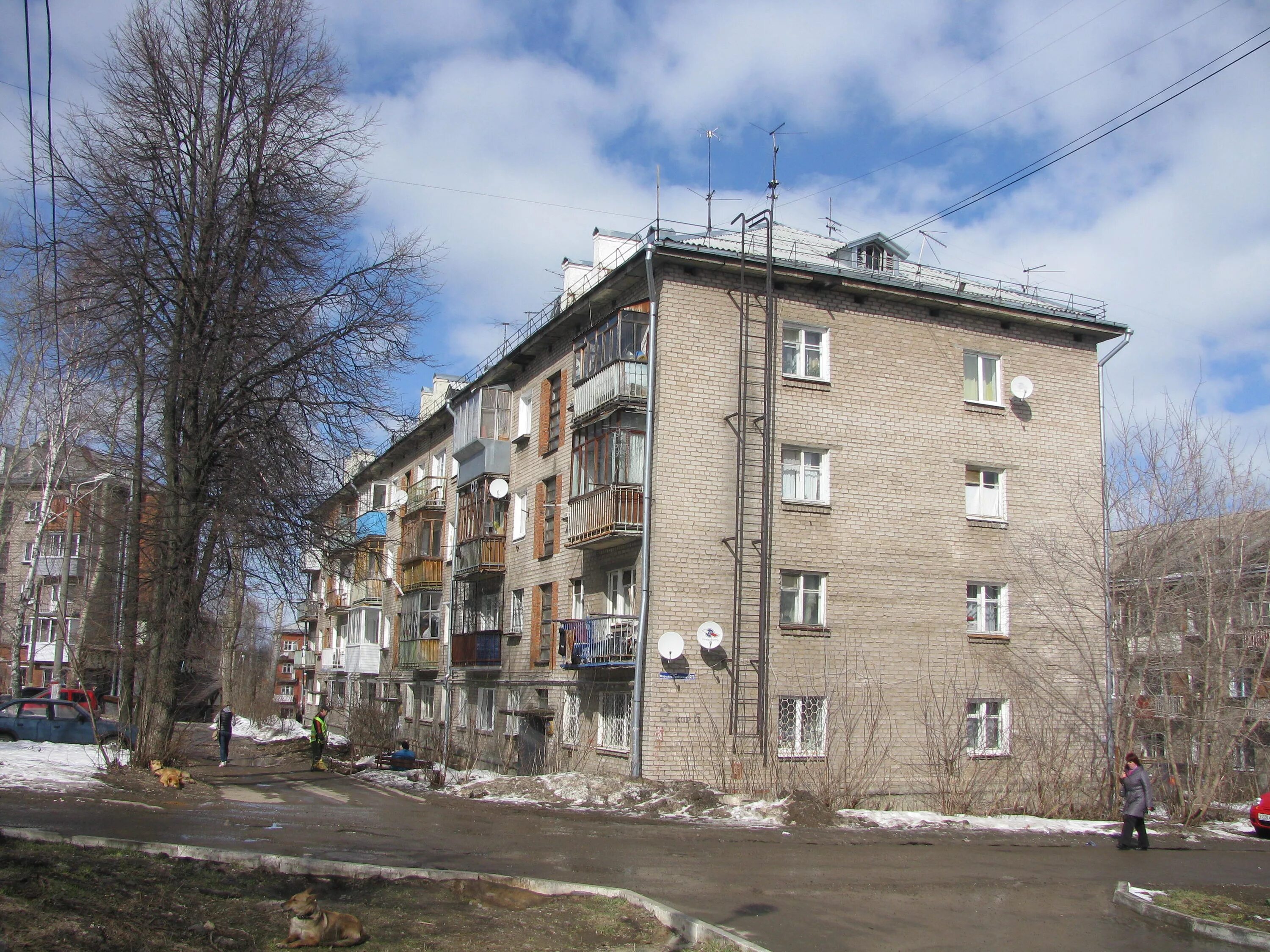 панельный дом 1-464. хрущевка 1 335 иркутск. телефонная 46 барнаул. барнаул поселок южный улица герцина. пятиэтажка в барнауле.