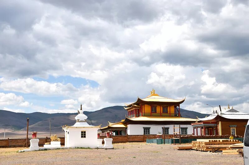 гусиноозёрский (тамчинский) дацан. тамчинский дацан. оленный камень тамчинский дацан. тамчинский дацан гусиноозерск. тамчинский дацан.