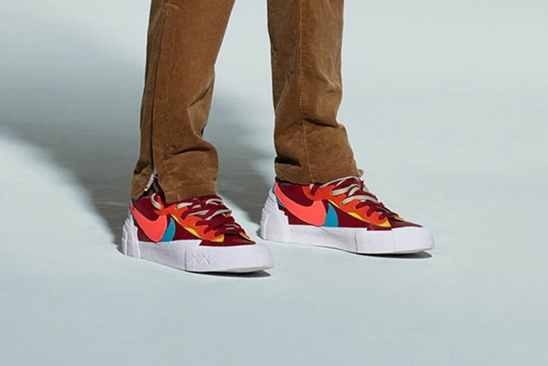 Nike sacai blazer. Nike Blazer Low Sacai. Nike x Sacai Blazer Low. Nike Blazer x Sacai. Nike KAWS Sacai Blazer Low.