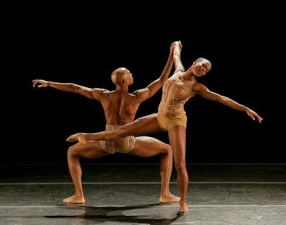 Femme dance nue