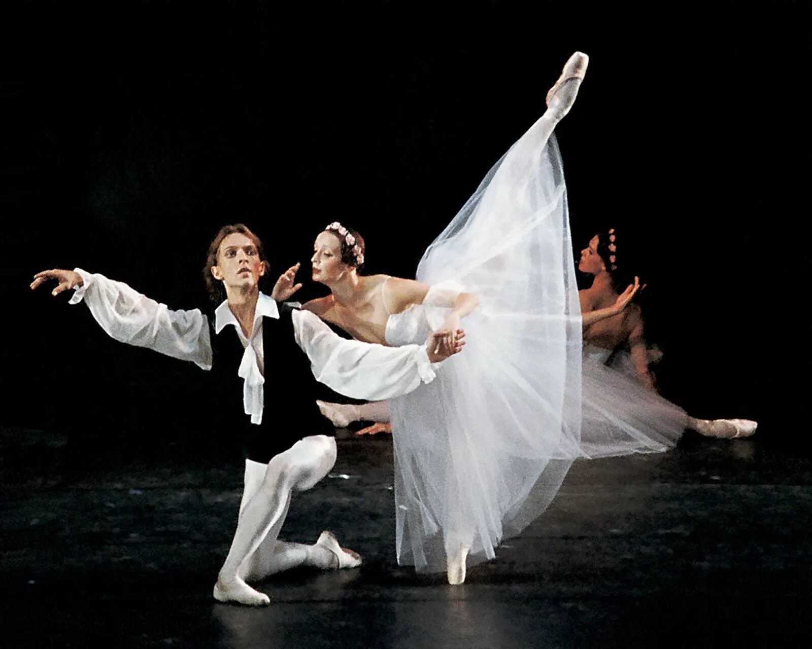 лебединое озеро балет 1968. жизель мариинский театр. лионский театр балет золушка. театр балета «русский балет» «лебединое озеро» hjkb. Russian ballet theater.