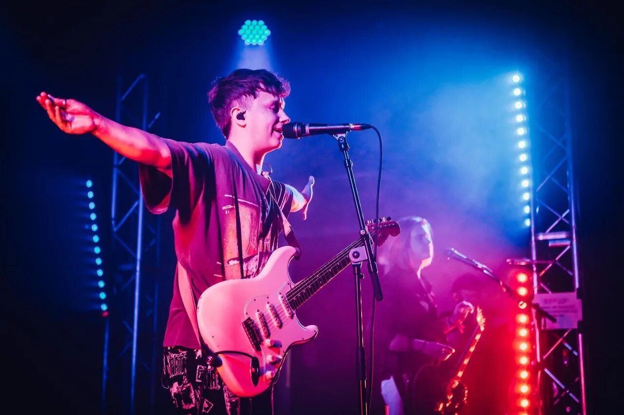 Nothing but thieves dcc. Группа nothing but thieves. moral panic. nothing but thieves moral panic. nothing but thieves impossible.