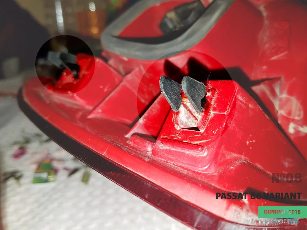 Крепление заднего фонаря. Кронштейн крепления заднего фонаря камаз 65115. Крепление задних фонарей камаз 43118. Крепление заднего фонаря. Задние фонари газель на газ 3307.