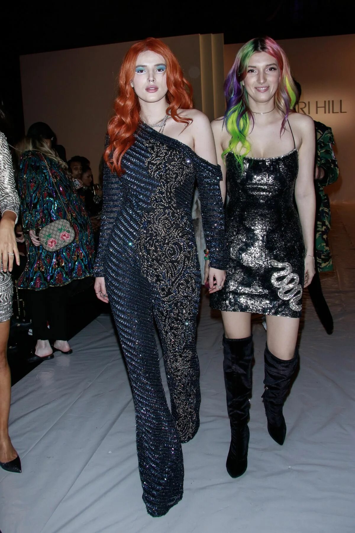 Торн моды. Торн моды. Женские джинсы мисс с принтом губы. Торн моды. Белла торн в жизни.