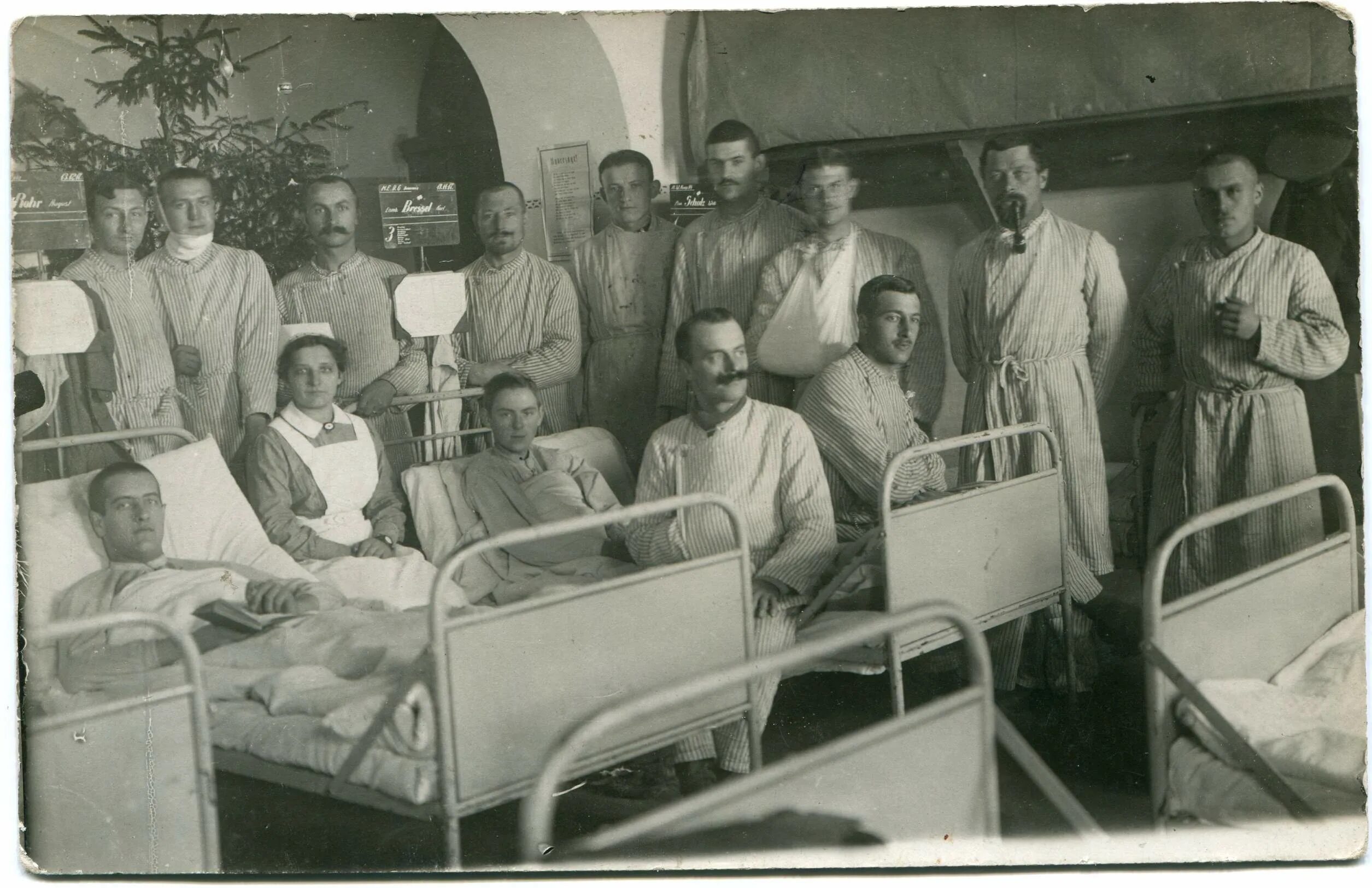 Госпиталь первой мировой войны. Военный госпиталь первая мировая. Военный госпиталь Ташкент. Топицы военный госпиталь Германия.