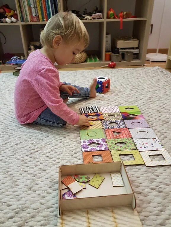 Развивающие игрушки. Игрушка деревянная развивающая. Развивашки для годовалого ребенка. Стол «мягкая мозаика» для развивающих занятий для школьников. Детские развивающие игрушки.