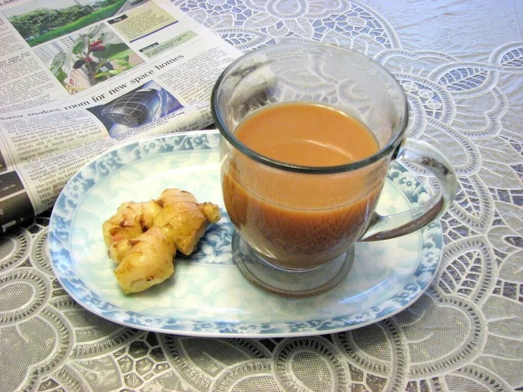Чай с имбирем. Кофе с имбирем. Чай с молоком. Имбирно молочный чай. Чай с молоком рецепт приготовления
