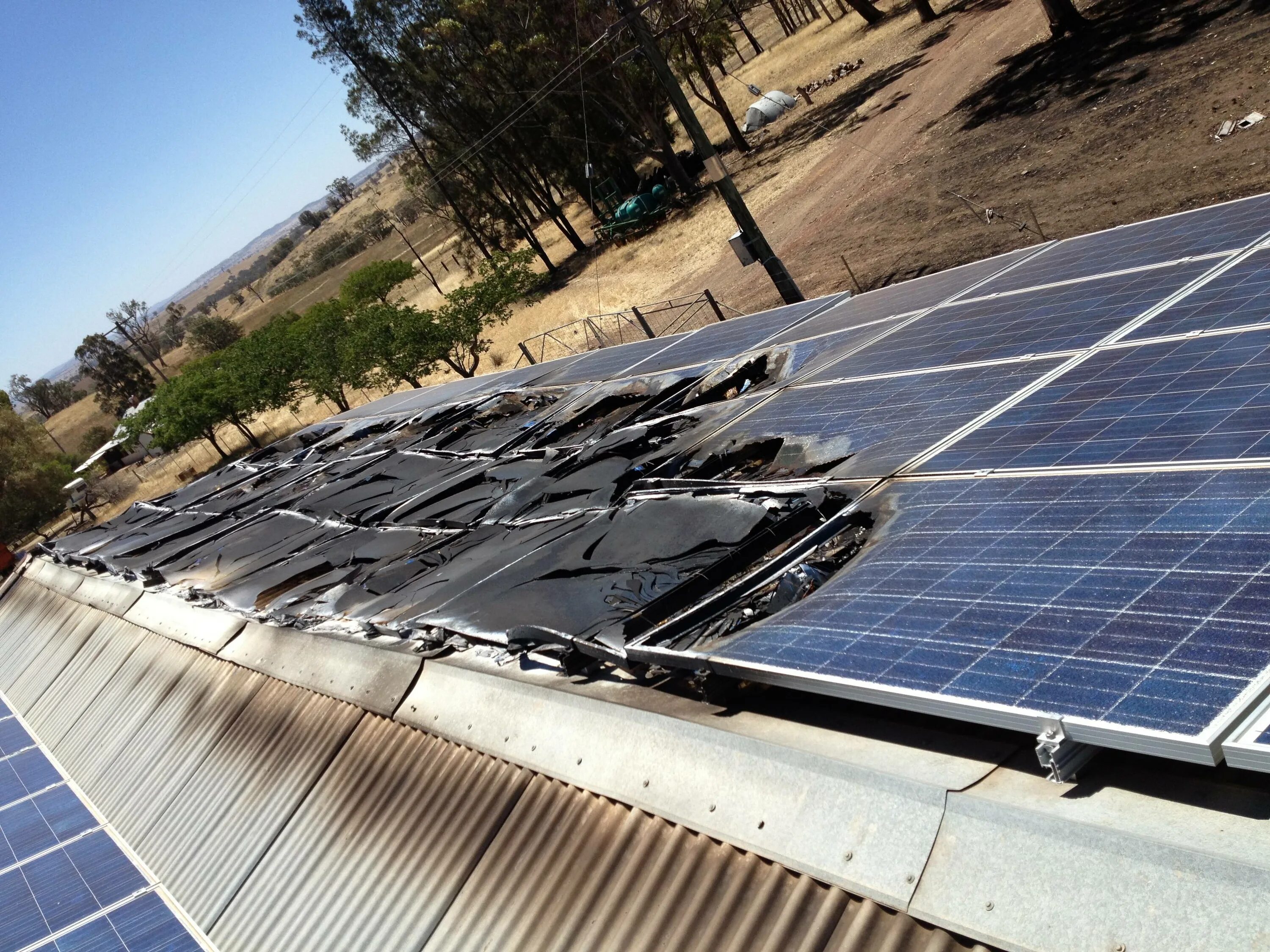 Солнечная панель Solar. Солнечная панель туристическая 242w. Солнечный фотоэлектрический модуль. Солнечные панели Jinko. Солнечный разрушить