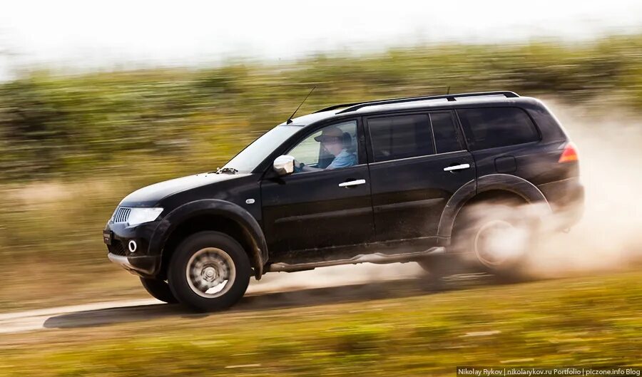 Драйв митсубиси паджеро спорт. Mitsubishi Pajero драйв2. Розовый Mitsubishi Pajero Sport.