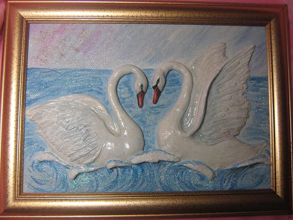 Лебеди голуби львы ежи ерши. Картины из соленого теста. Панно лебеди. Панно из соленого теста. Соленое тесто картины.