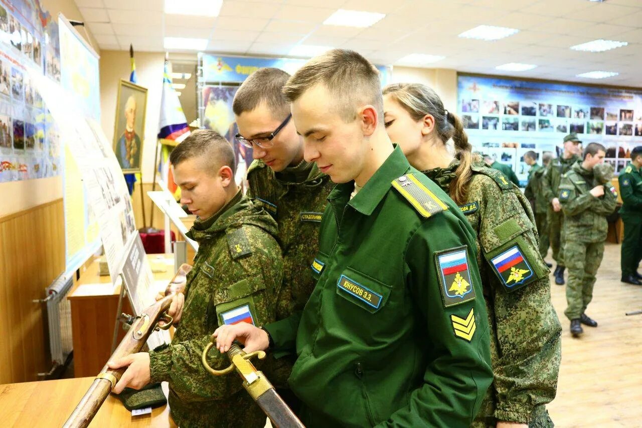 Военно воздушно космическая академия тверь. Военная Академия воздушно-космической обороны Тверь. Академия ПВО Тверь. Военная Академия ВКО им Жукова. Академия Жукова Тверь.