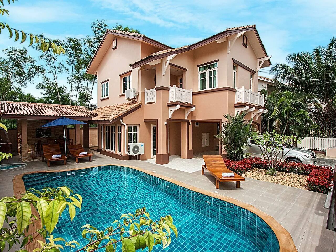 Вилла в Паттайе. Villa Villa Pattaya. Паттайя вилла Сомкид. Паттайя вилла с бассейном.