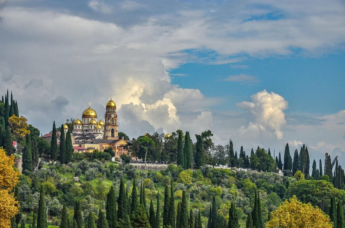 Абхазия новый афон расстояние. Новоафонский монастырь Абхазия. Новый Абхазия новый Афон. Монастырь в новом Афоне 2023.