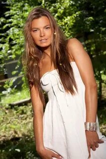 Suzie Carina 44P.