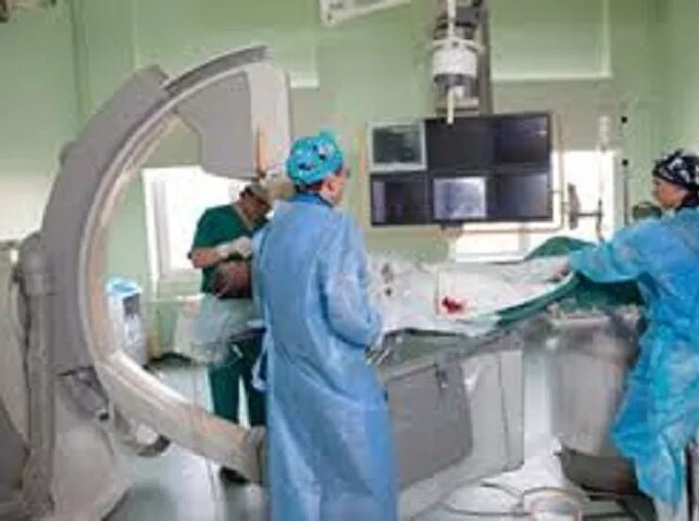 Операция стенд сосуды. Стент кардиологический. операция стентирование сосудов сердца. кардиология стентирование сосудов. стенды при операции на сердце.