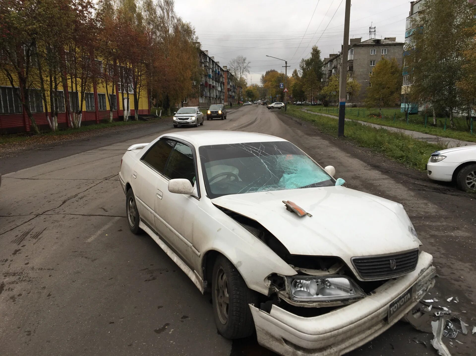 Toyota Mark 2 100 разбитый.