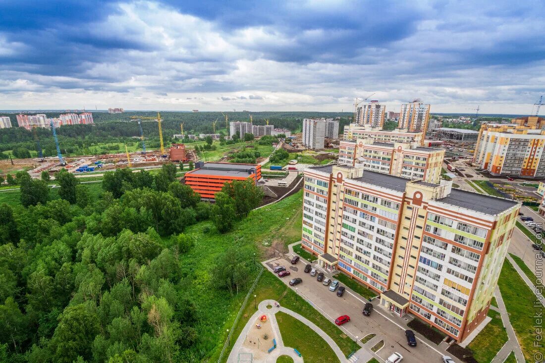 Зеленые горки Томск. ТДСК зеленые горки Томск. Зеленые горки в саду. Томск центр города.