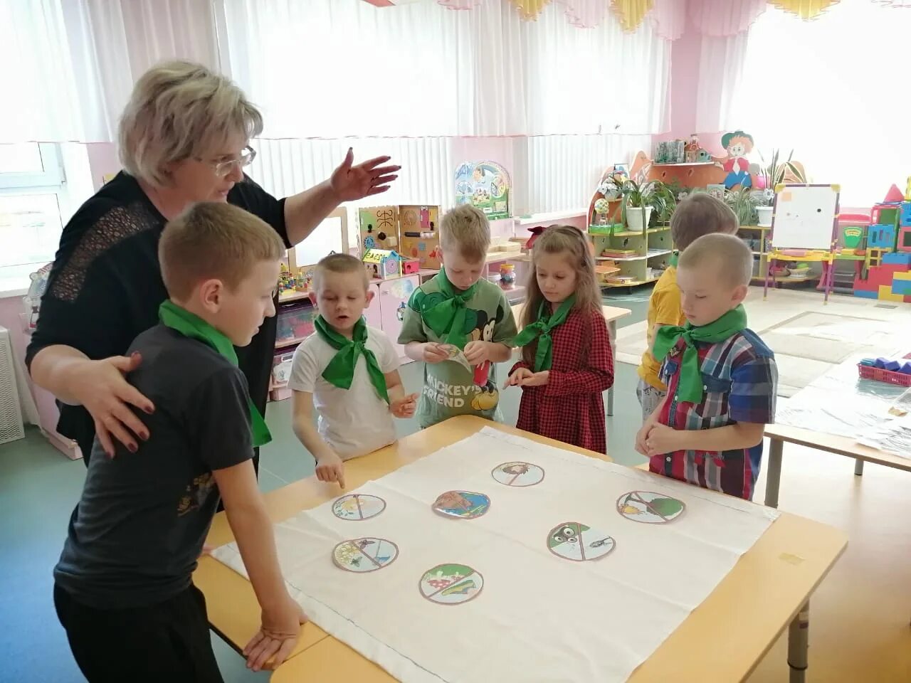 Развлечение апрель. Праздник в детском саду Эколята. Мероприятия про Эколят в детском саду. День Эколят в детском саду. День Эколята в детском саду подготовительная.