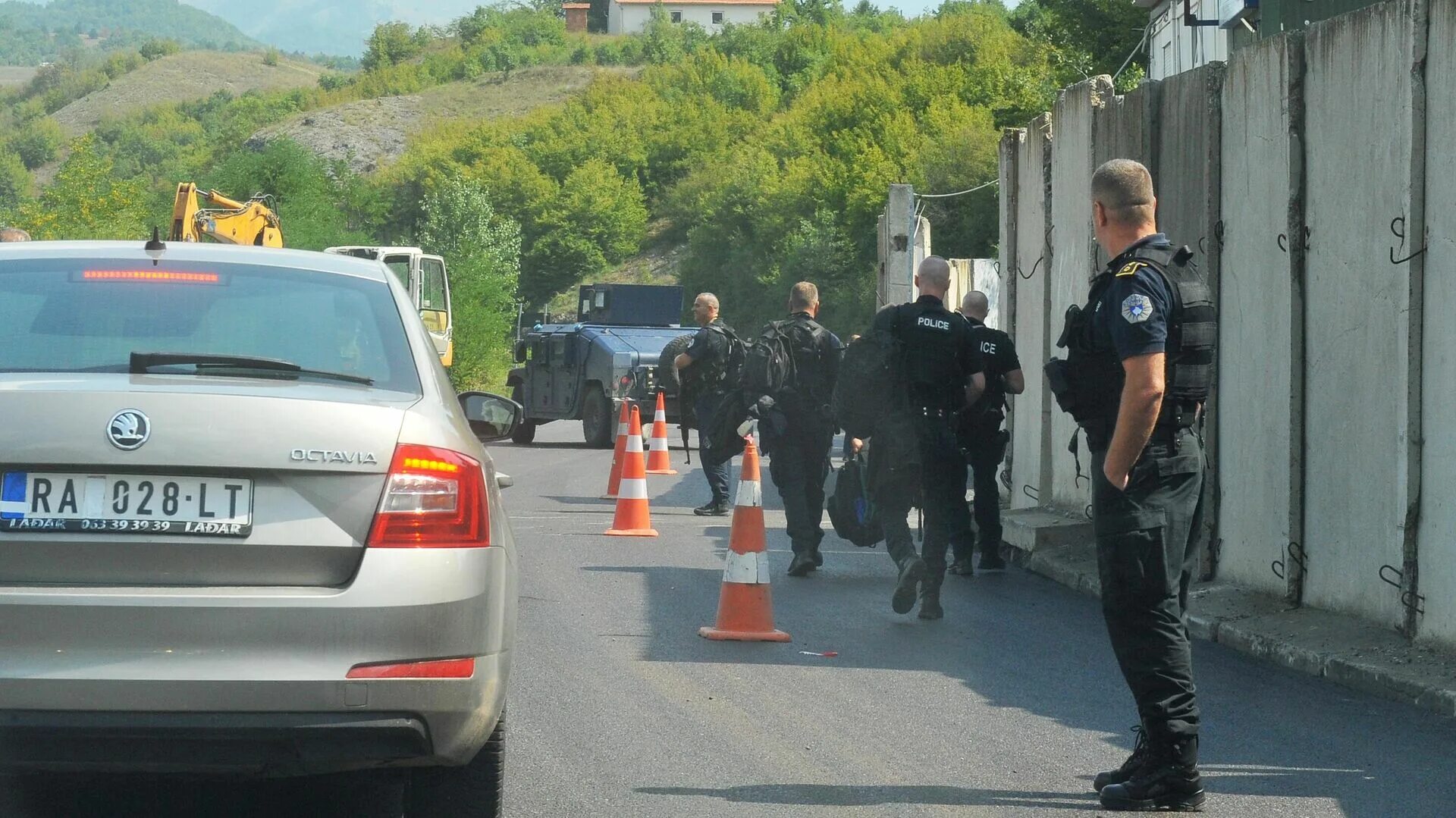 Полиция Сербии Косово полиция. Полиция Сербии в Косово. Полиция США. Полицейский.