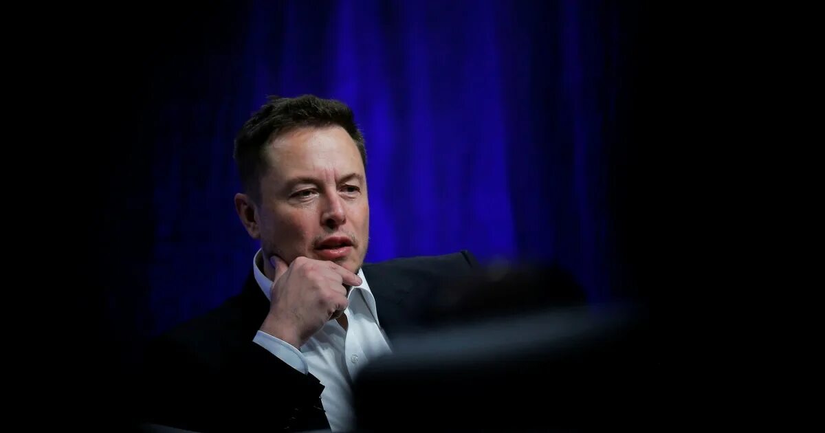 Илон маск изменил. Elon musk. илон маск 2013. илон маск курит.
