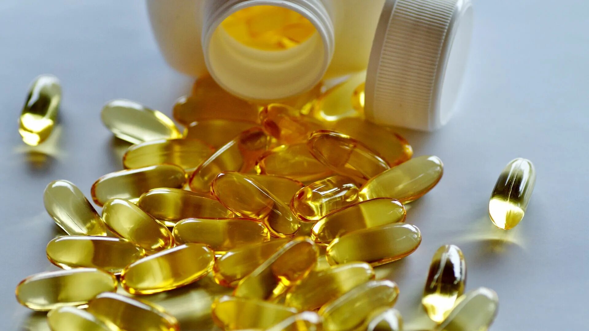 Рыбий жир 4 буквы. Omega 3. омега 3 капсулы. омега 3 gmp. рыбий жир.