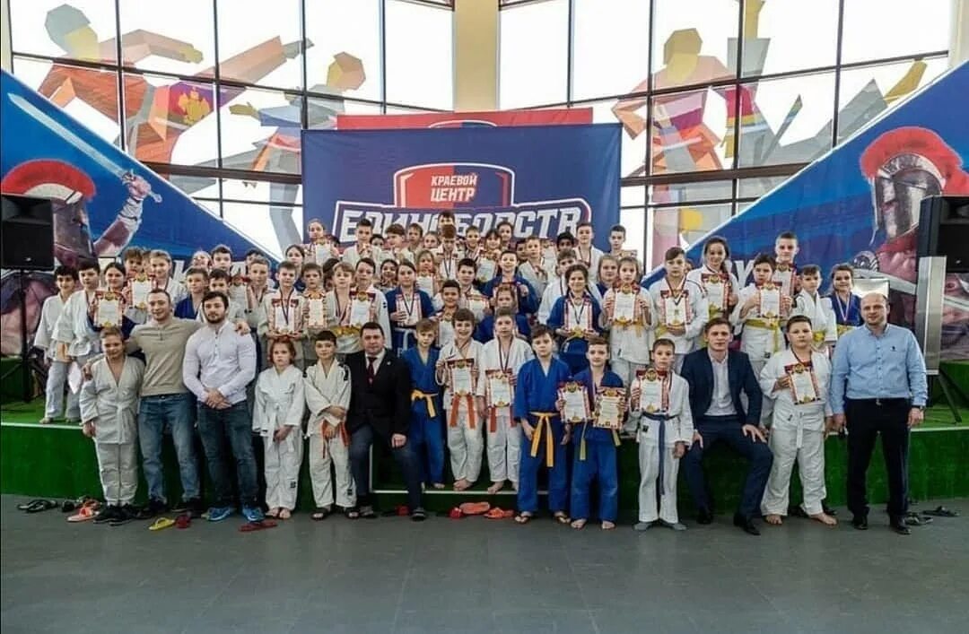 Центр единоборств динская. Краснодар новый центр спортивных единоборств. Динская краевой центр единоборств тренера. Краевой центр единоборств хабаровск. Центр единоборств динская.